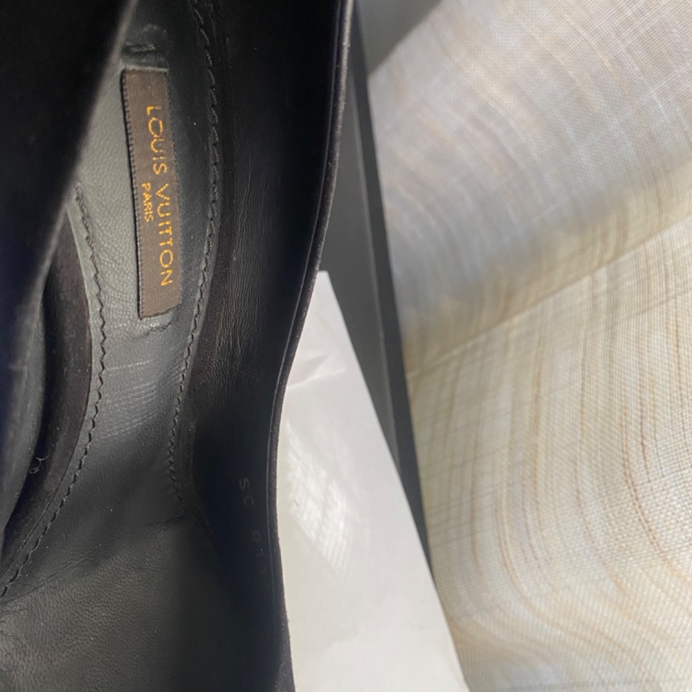 Louis Vuitton black suede leather pumps gold metal trim size 36-6 heels Italy - Picture 2 of 9